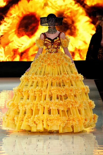Look 29